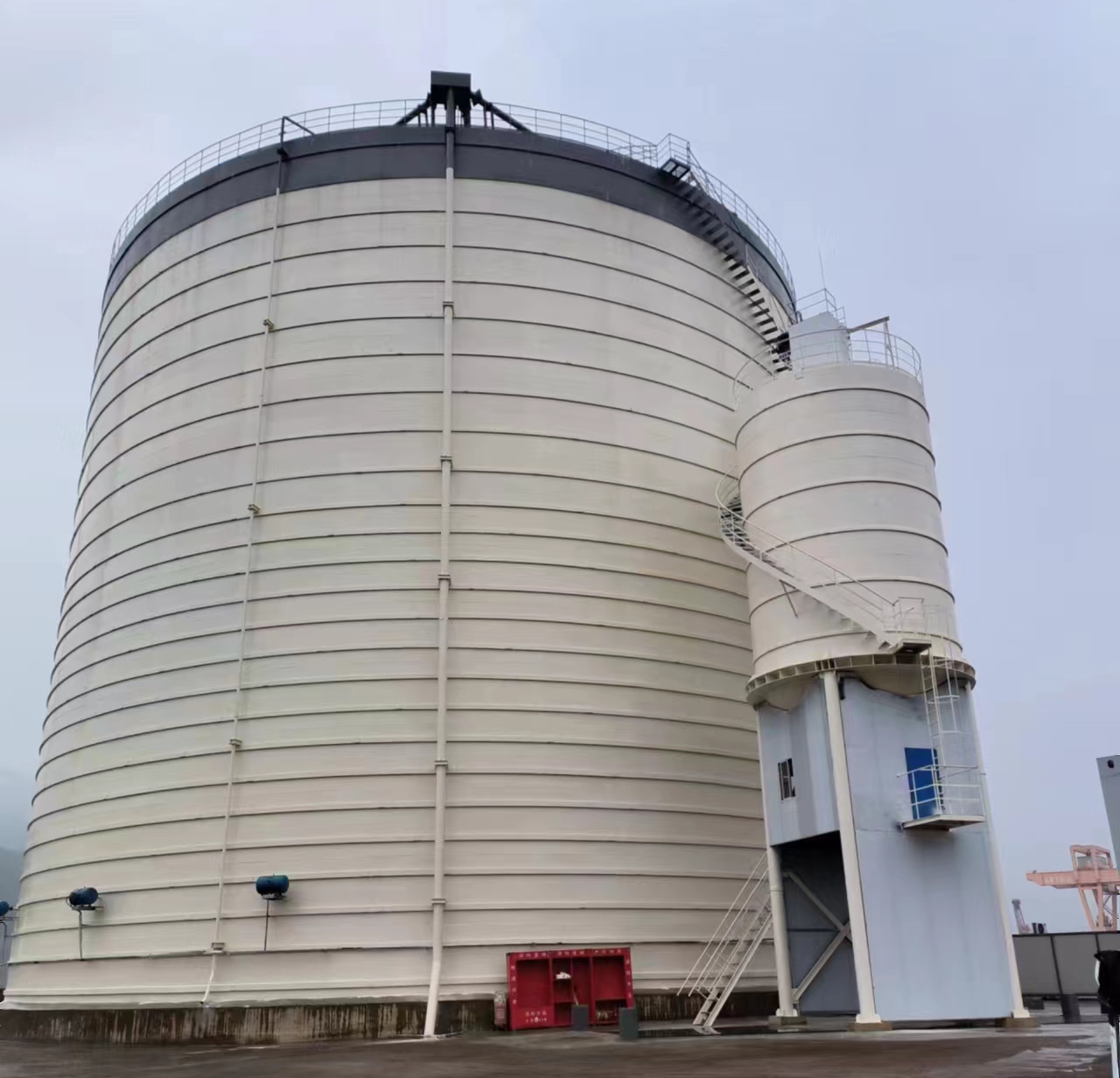 友谊10万吨水泥钢板库